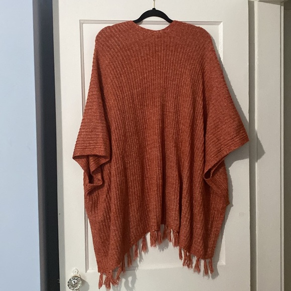 American Eagle orange cape with tassels one size - Picture 4 of 4